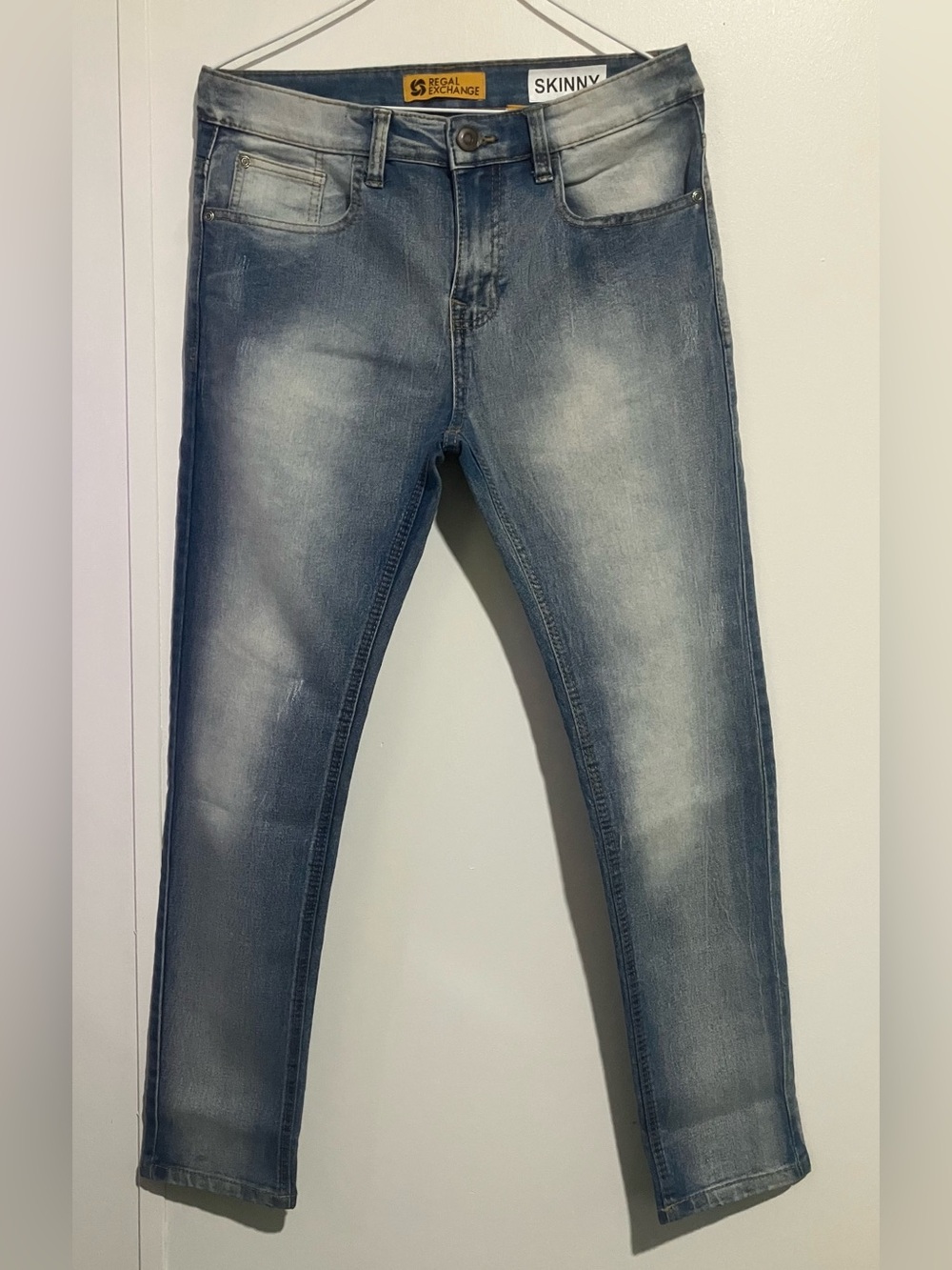 Regal Exchange Men's Skinny Jeans stretched in Washed Blue